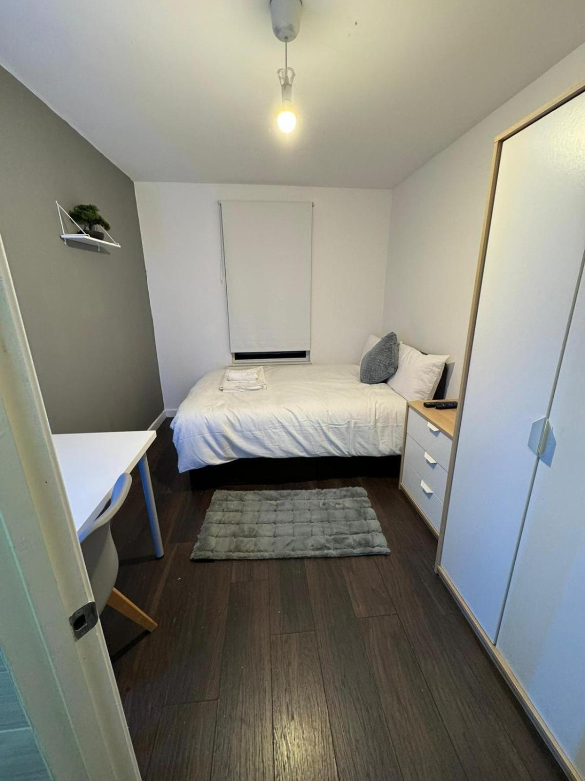 Deluxe Ensuite Double Room With Ensuite Coventry Extérieur photo
